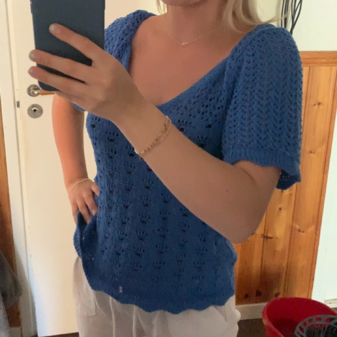 Blå stickad T-shirt  - 90