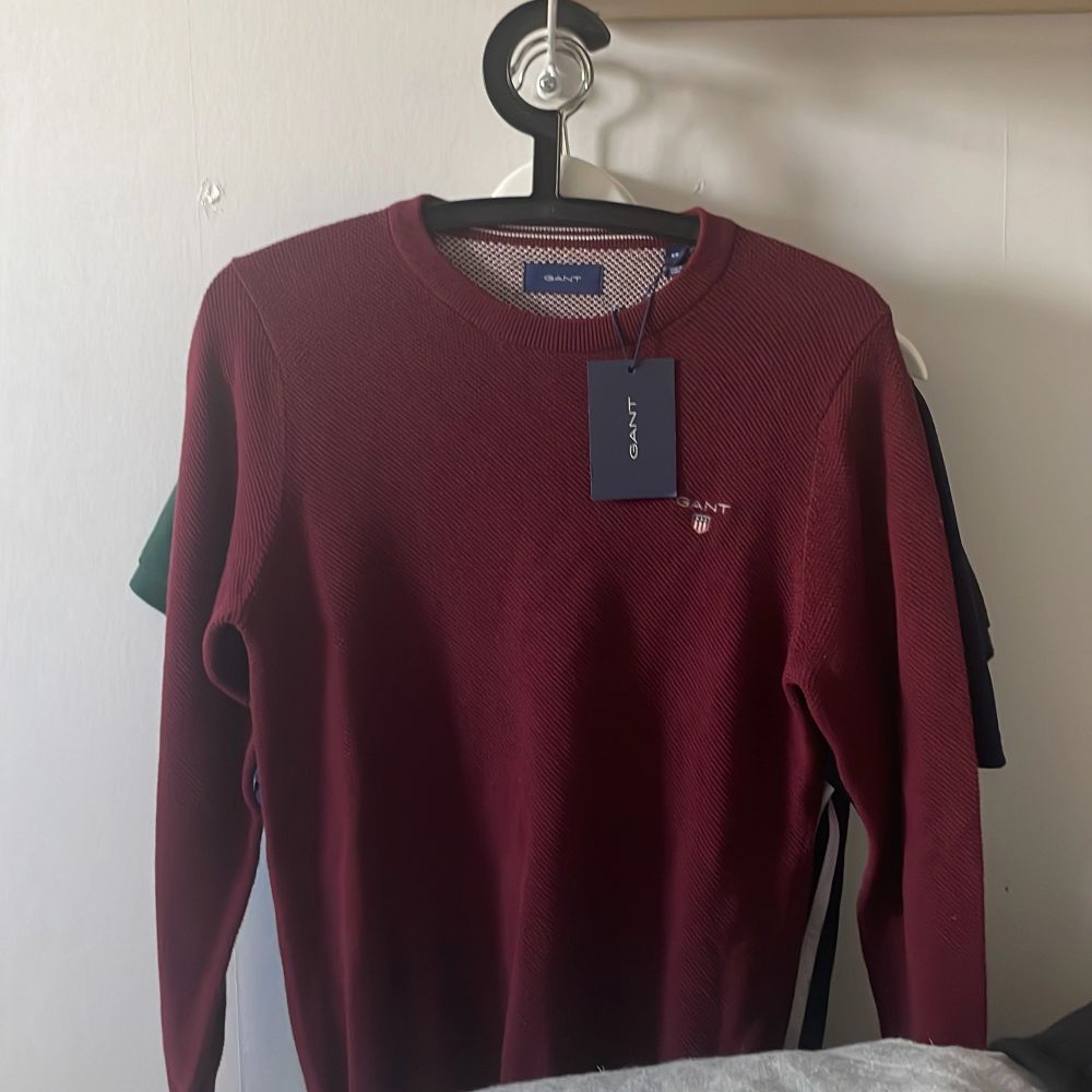 Vinröd Ny Gant sweatshirt XS | Plick Second Hand