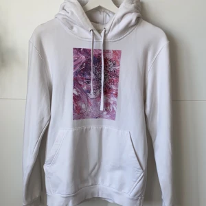 Hoodie💖 - Så fin hoodie från The cool elephant i väldigt bar skick!💘 Hör av dig för fler frågor samt bilder🥰 Storlek XS men passar definitivt S med!💗