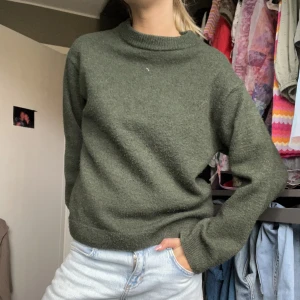 Stickad tröja - Stickad tröja! Passar perfekt under hösten😍