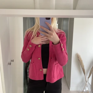 Rosa jacka/kofta - Rosa Jack/kofta från Hampton rebublic i storlek XS