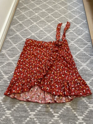 Kjol storlek M - Kjol storlek M