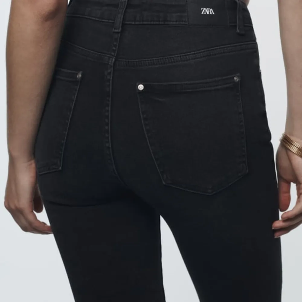 Zara.com 🖤. Jeans & Byxor.