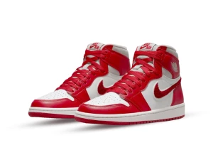 Air Jordan 1 high varsity red - Tja! Säljer dessa as feta jordans. Har använts typ 1 gång. Pris kan diskuteras!