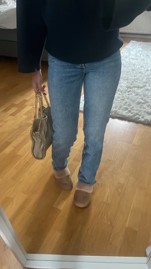 Zara jeans  - As snygga raka jeans i storlek 34 från zara som tyvärr är för små för mig.💕 150+frakt 
