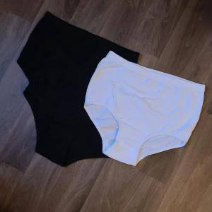 Hipstertrosor med hög midja - Helt nya, oanvända. Alla 3 st för 40 kr.