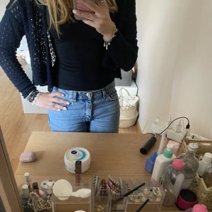 Kofta - Jätte gullig kofta som inte används skulle säga att den passar som en M köpt för 700💕