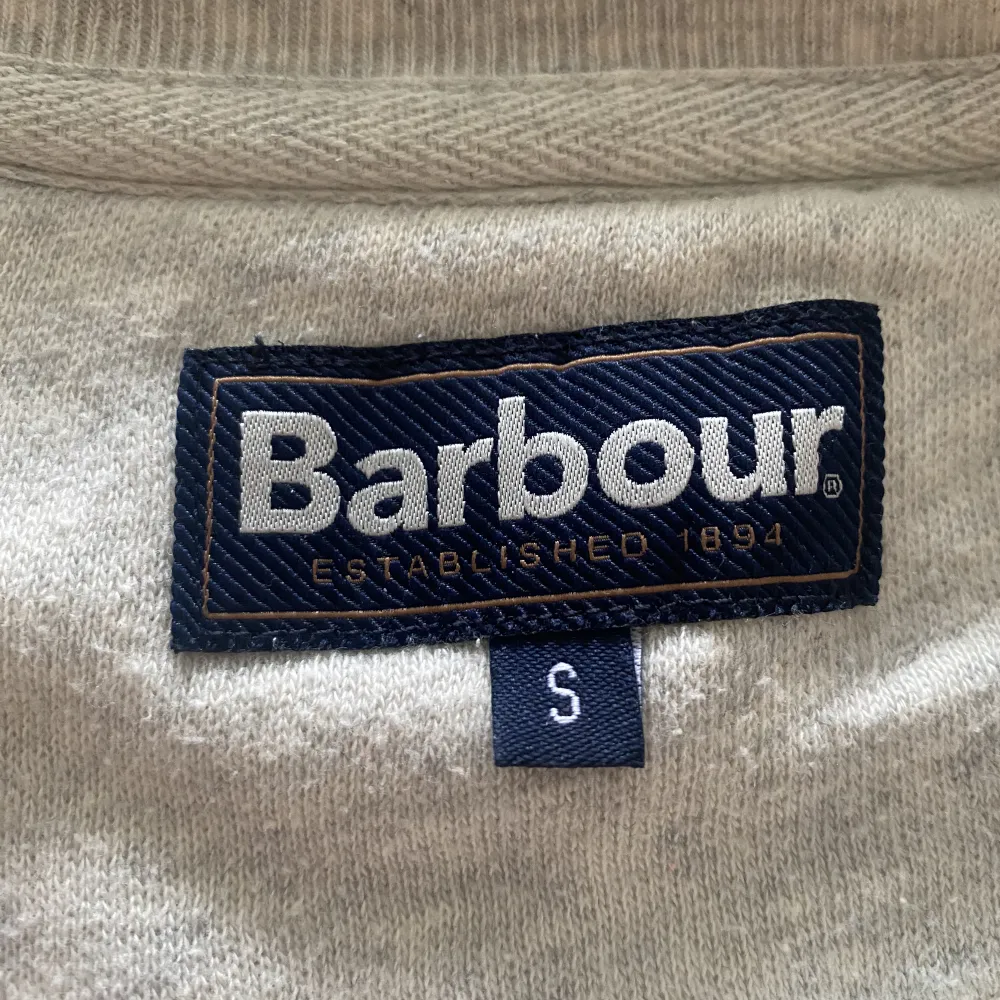 Barbour Prep Logo Sweatshirt i Beige Cond 9/10. Hoodies.