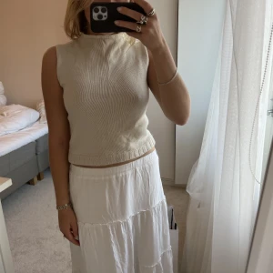 Topp - Dösnygg stickad topp från banana republic i storlek s