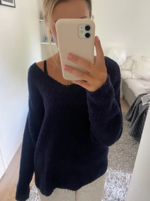 Stickad tröja - Säljer denna fina stickade tröja från Vero Moda storlek S