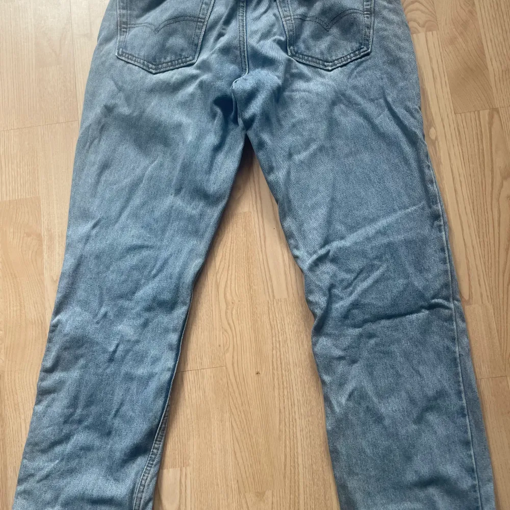Levis jeans köpta från usa, denna modell säljs inte i Sverige.. Jeans & Byxor.