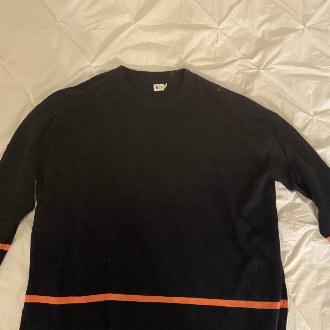 Svart stickad tröja