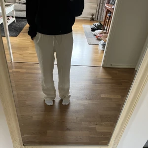 Linnebyxor  - Ett par linnebyxor från Lindex💗skriv till mig vid intresse😊