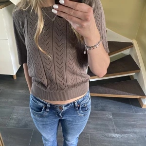 Stickad Tshirt  - Mysig stickad Tshirt till hösten, knappt använd🍁💖 Storlek S Nypris 400kr 