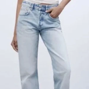 Zara jeans - Supersnygga men används aldrig. Nypris var 500kr dom är gråa men hittade inga bilder på den gråa modell så fråga om mer bilder