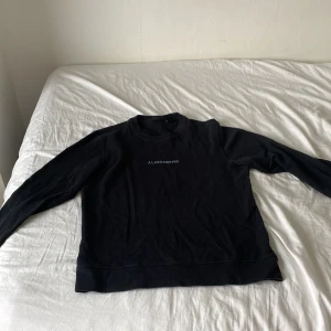 J.Lindberg tröja storlek M - Har använt den ungefär 10-15 gånger säljer den då jag tycker den är för stor för mig