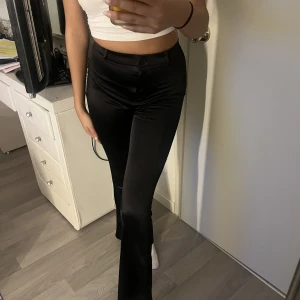 Satin byxor - Snygga satin byxor, väldigt bekväma! 