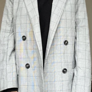 hm kavaj  - säljer denna hm oversized kavaj i storlek 36🦋