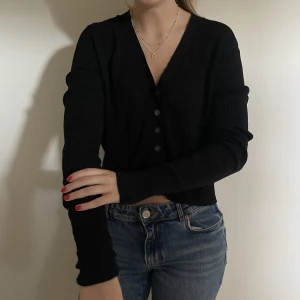 Långärmad v-ringad tröja  - Långärmad v-ringad tröja 