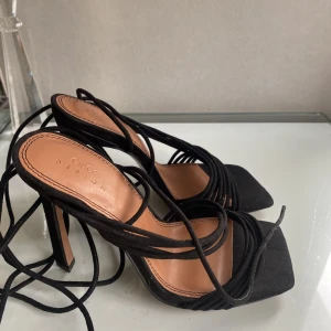 Klackskor  - Snygga klackskor i fint skick