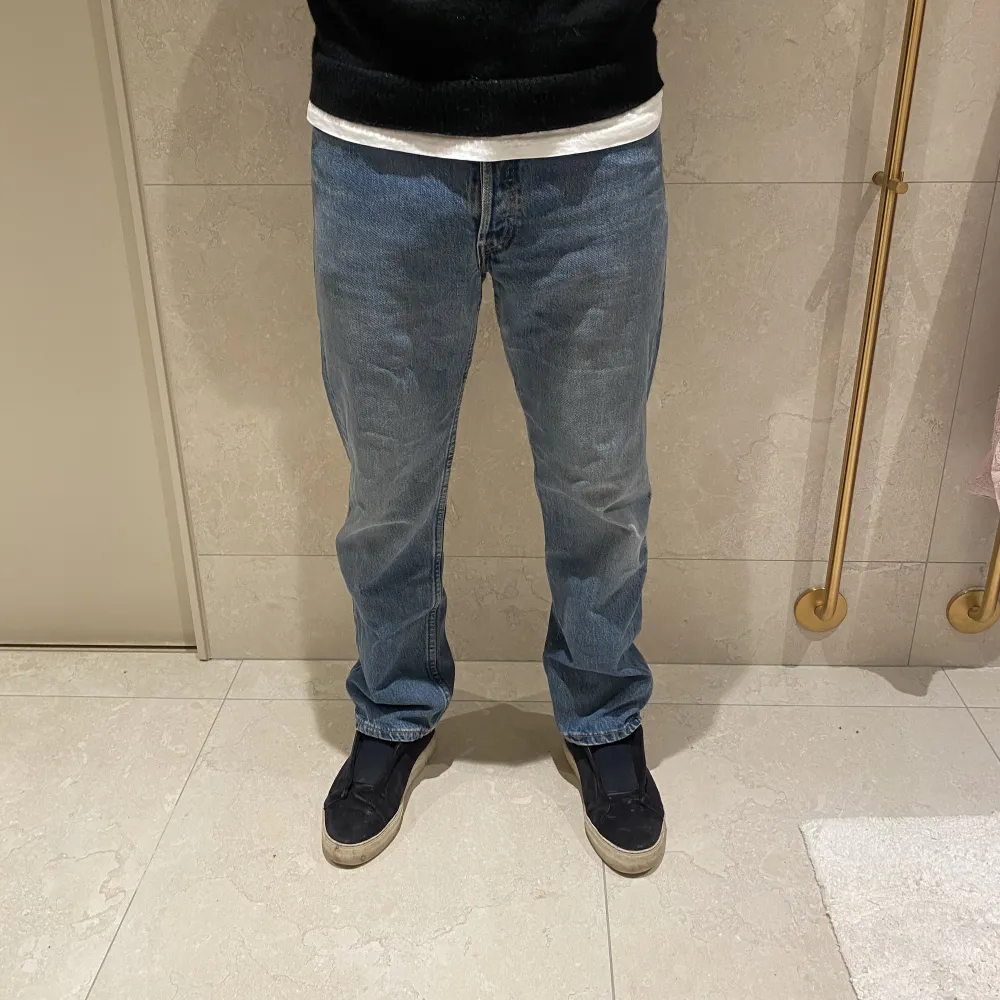 Levi’s jeans vintage 501 modellen är 176 väger 70 kg. Jeans & Byxor.