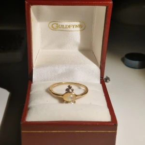 Guldringar - Äkta guld Kvittot kommer inte med