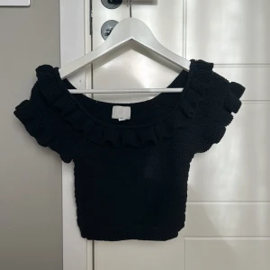Jätte gullig stickad topp💓 - En jättefin topp från hm💓 Använd 1-2 gånger om ens det, Storlek S 💕