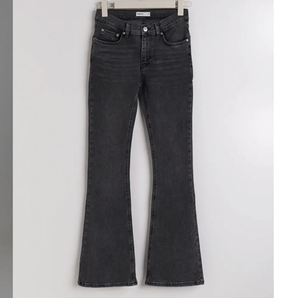 Lågmidjade jeans från Gina tricot💘. Jeans & Byxor.