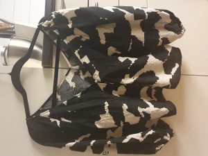 Blus - Endast använd en gång, nyskick 