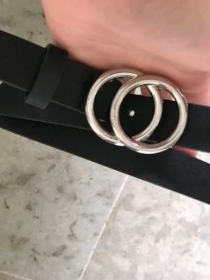 Doup på chanel skärp från Lindex❤️😅 - En doup på Chanel skärp original pris 100 från Lindex har fem hål ❤️😅😉