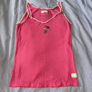 Odd Molly Linne - Nästan aldrig använd  Märke - Odd Molly Typ - Topp Storlek - M Färg - Rosa Material - Bomull 100%