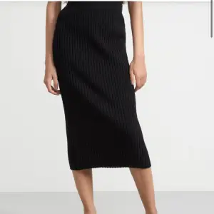 Lång kjol från Lindex som inte kommer till användning 