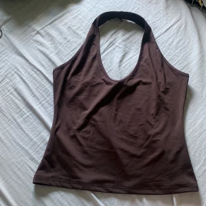 Linne - Linne med öppen rygg. Aldrig använd 