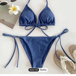 Marinblå bikini - Säljer denna superfina bikini som självklart aldrig är använd. Den är helt ny och säljer då överdelen var lite för liten på mig❤️