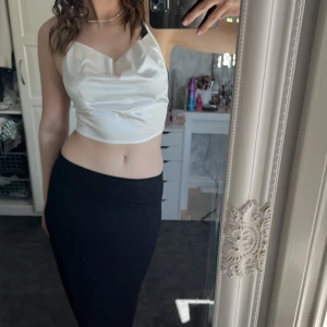 Topp - Säljer denna fina topp då den inte används. Storlek S:)