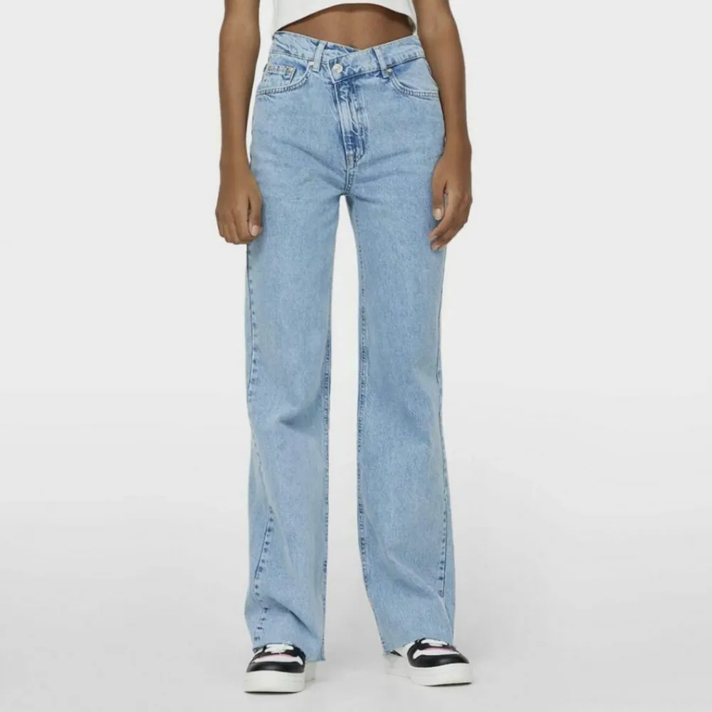 Jättefina jeans som ger en illusion av en smal midja. Jeans & Byxor.