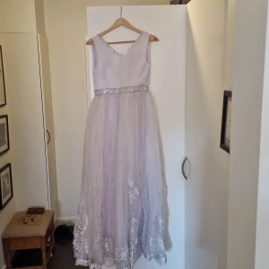 Brudklänning  - Brudklänning helt enkelt