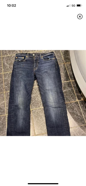 Levis jeans 29/32 - Riktigt feta Levis jeans i strlk 29/32 . Kan tänka mig en prissänkning vid snabb äffär. Priset går alltid att diskutera 