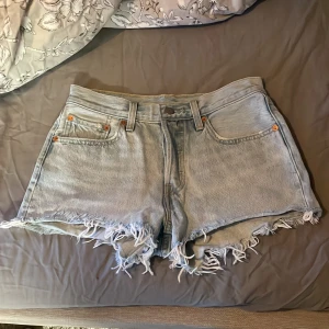 Shorts  - Fina shorts från Levis❤️ de är korta och passar inte mig längre