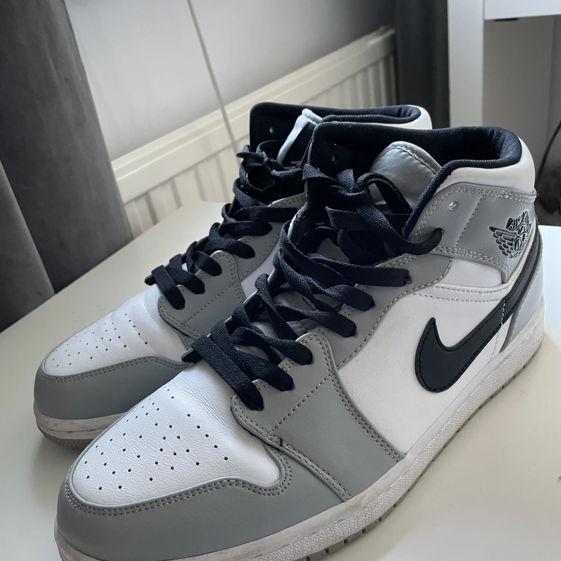 Air Jordans 1 mid light smoke - 90