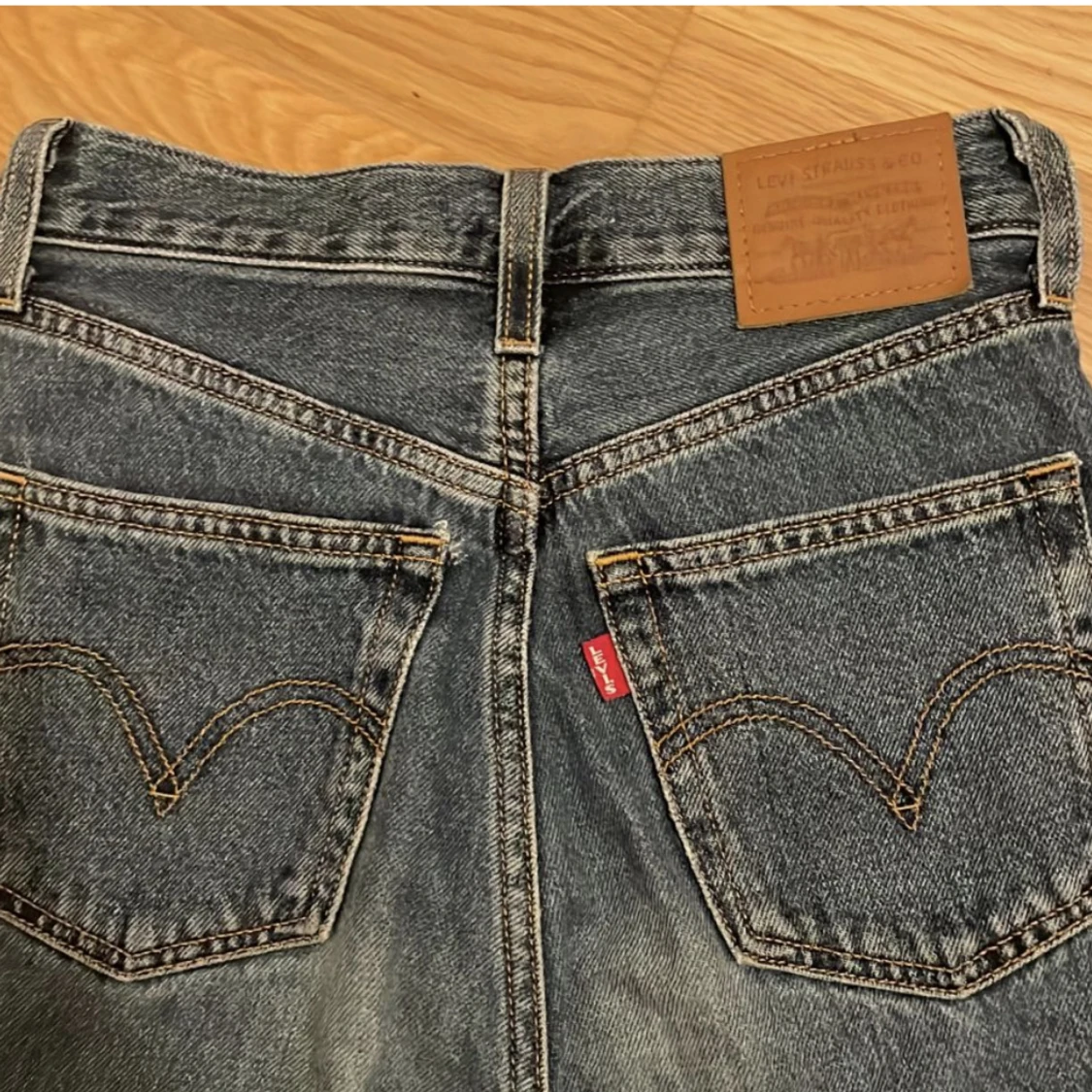 Levis high loose jeans