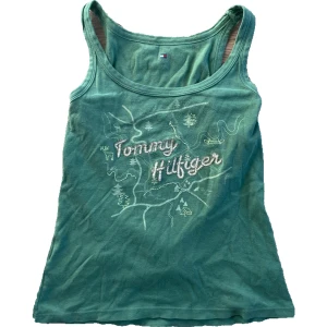 Linne  - Sommrigt vintage linne från hollister, bra skick inga skador använt en gång sen jag köpt den ❤️