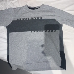 Hugo boss sweatshirt strl M - Har inte använt på ett bra tag, 