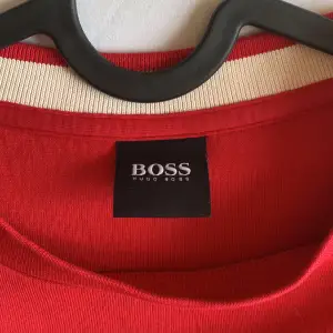 Röd Hugo boss tröja 