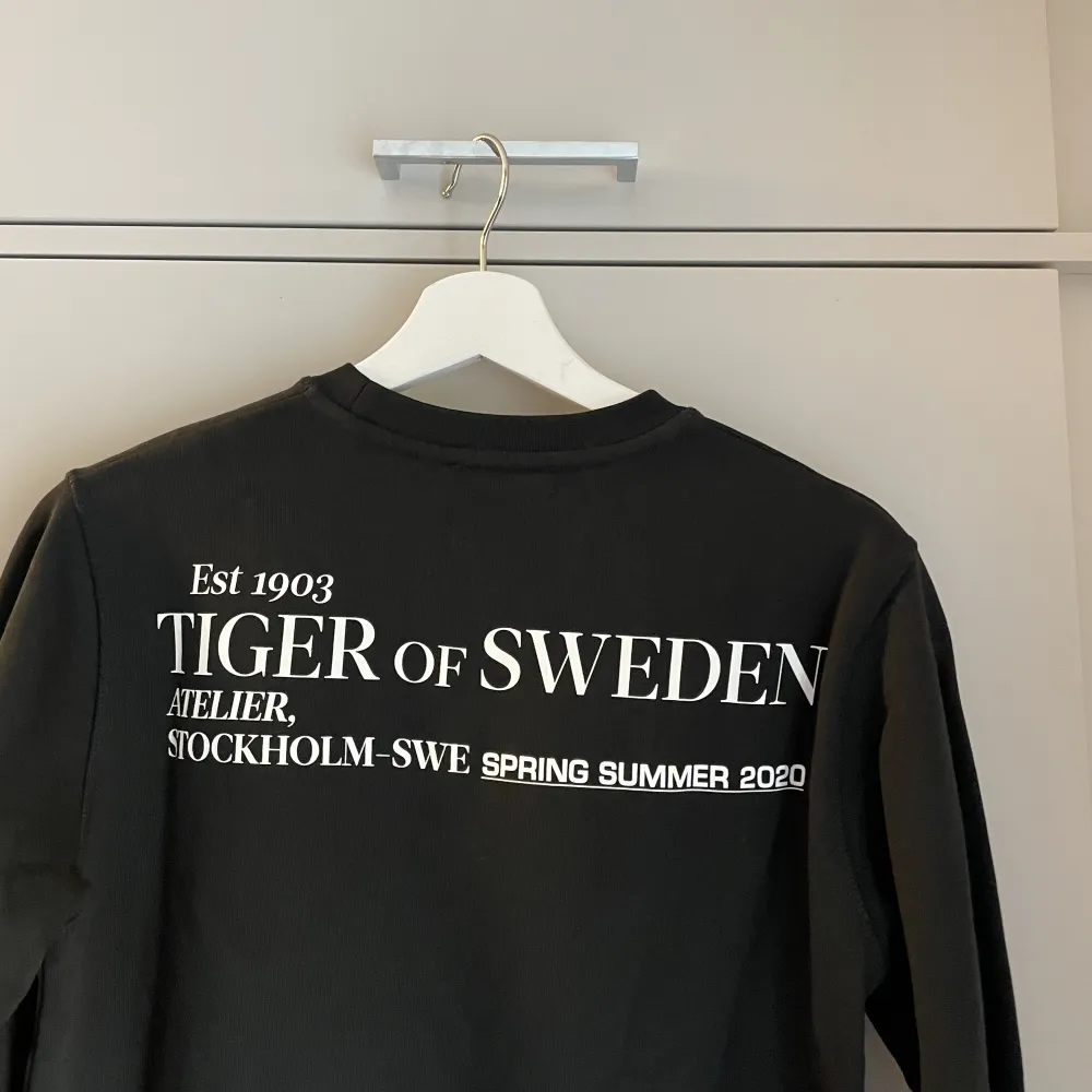 Tiger of Sweden sweater i jättefint skick. Inköpt för 900kr. Tröjor & Koftor.