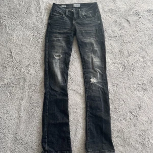 Bootcut ltb jeans - Säljer mina ltb jeans då dom är för långa och för små i midjan. Har du några frågor så är det bara att skriva till mig!💘 !!!Skriv till mig innan du köper plagget!!!