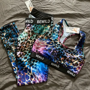 Nya träningskläder  - Nytt träningsset med lapparna kvar.  Nypris byxor; 599kr,  topp; 249kr Storlek M Säljer setet för 400kr