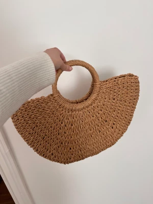 väska  - Väska helt ny 