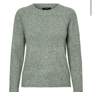 Vero Moda stickad tröja - Säljer min stickade tröja från Veronica då den ej kommer till användning, köparen står för frakten. Skriv privat för flera bilder!💕