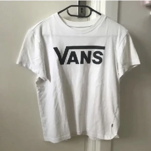 Vans tshirt  - Oanvänd Vans tshirt 